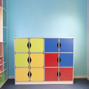 Гардероб "Мозайка от цветове"